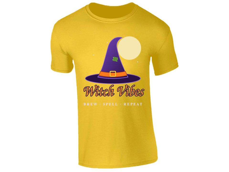 Yellow men's T-shirt with “Witch Vibes – Brew, Spell, Repeat” witch hat design