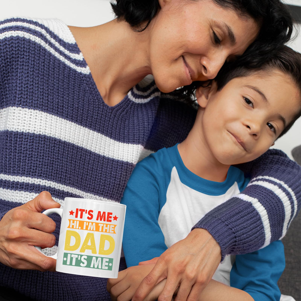 Mum and son with the It’s Me Hi I’m the Dad mug