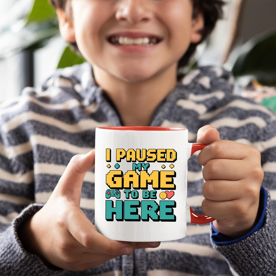I Paused My Game to Be Here Mug – Funny Gamer Coffee Cup with Retro Controller for Him, Her, Teens & Gaming Fans